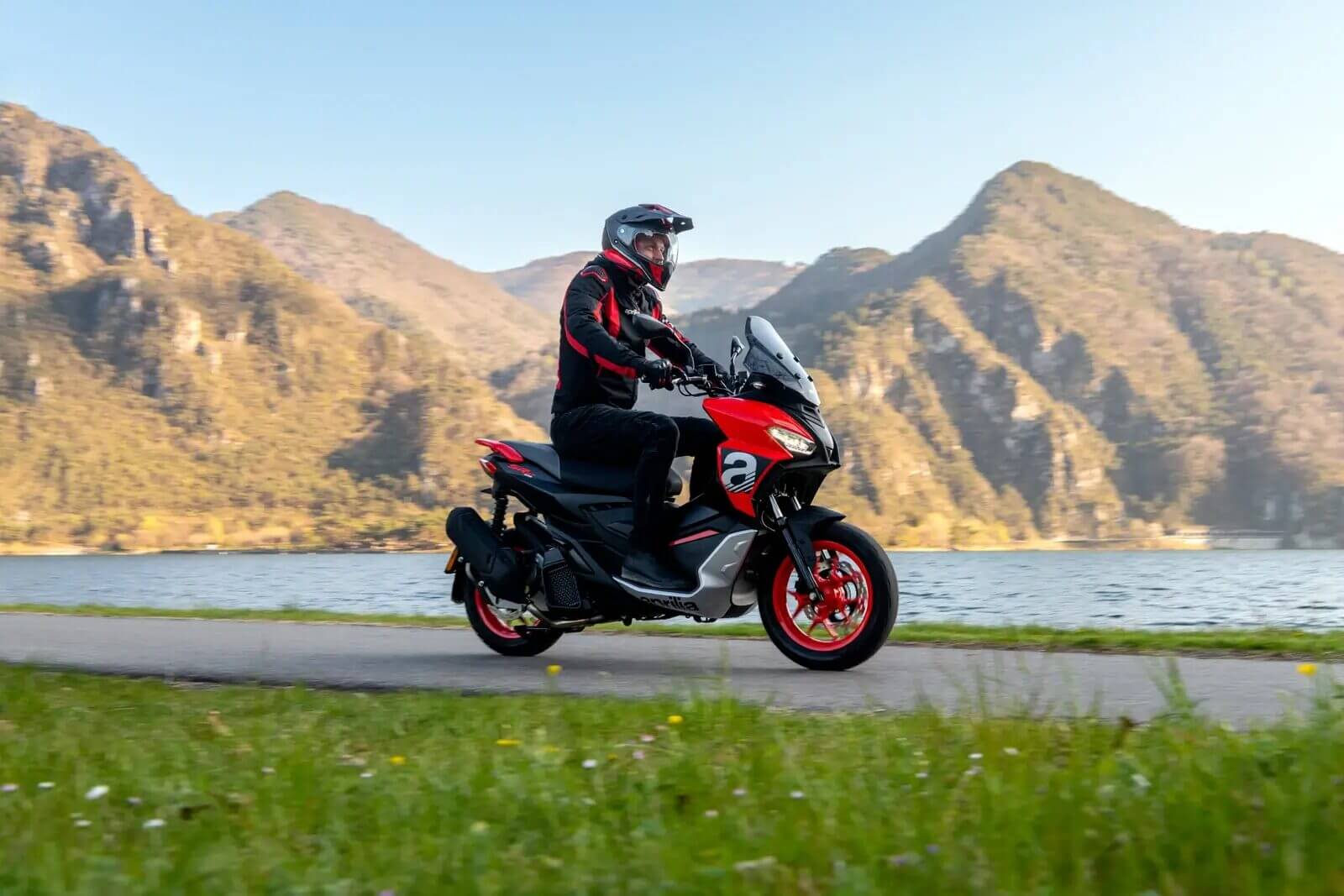 אופנוע אפריליה SR GT 200 - תמונה 2