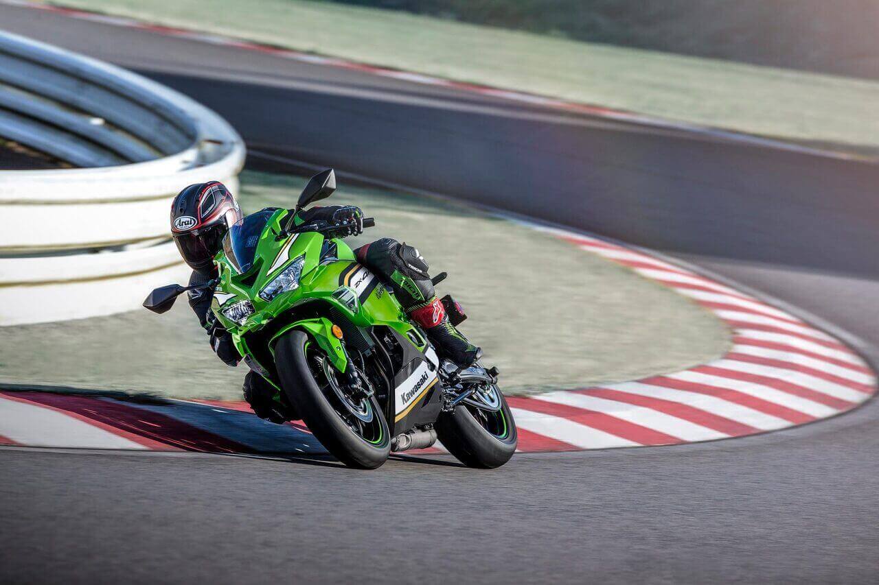 קוואסאקי ZX-4R - Super Sport | Kawasaki - מבט צד ימין