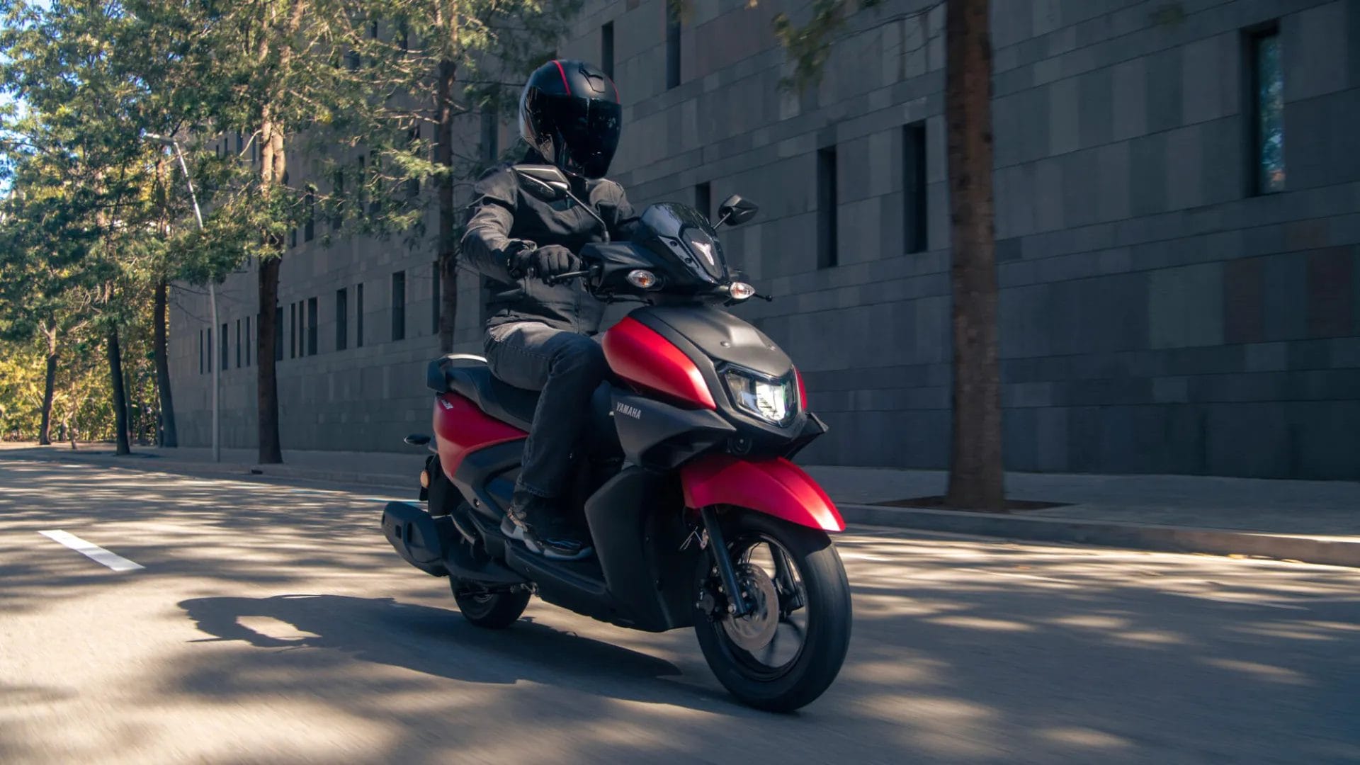 ימאהה RayZR 125 - Scooter | YAMAHA - מבט צד
