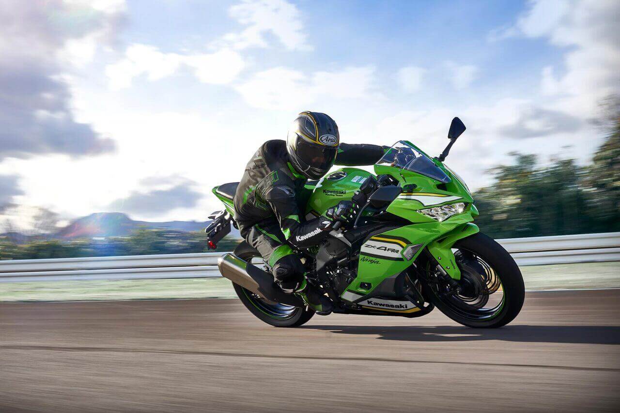אופנוע קוואסאקי ZX-4R - תמונה 1