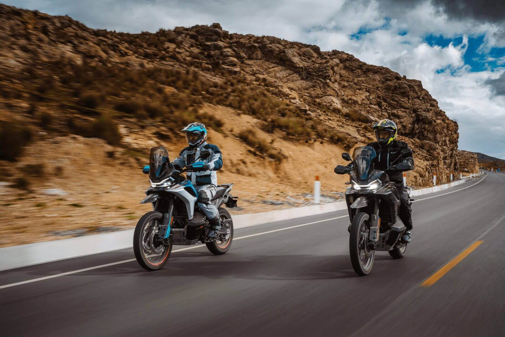 אופנוע סי אף מוטו 800MT-X - תמונה 3