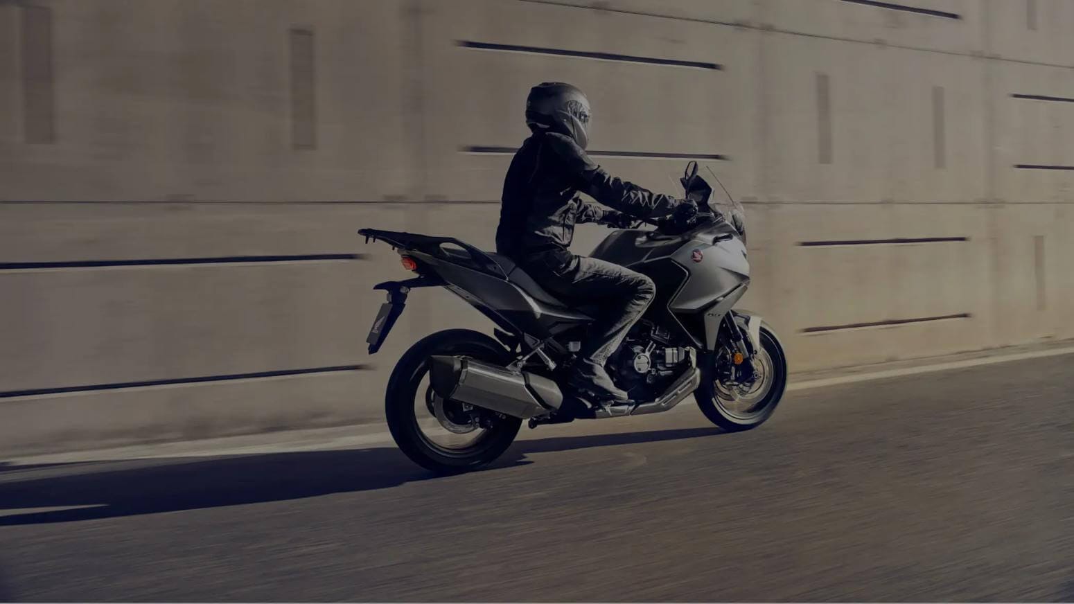 אופנוע הונדה NT1100 - תמונה 3