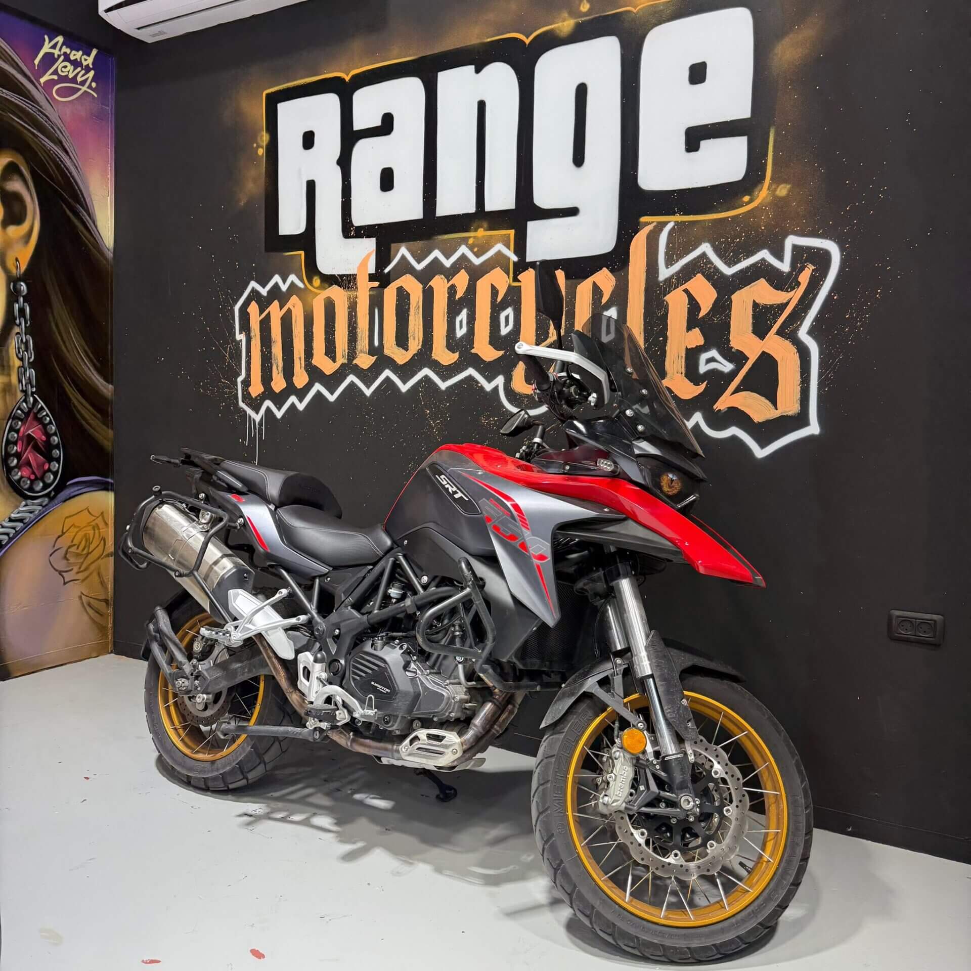 קיו.ג'יי.מוטור SRT 550 X