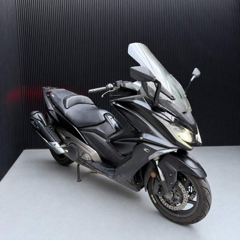 קואנג יאנג טאי טאיוואן AK550 E10102 2022